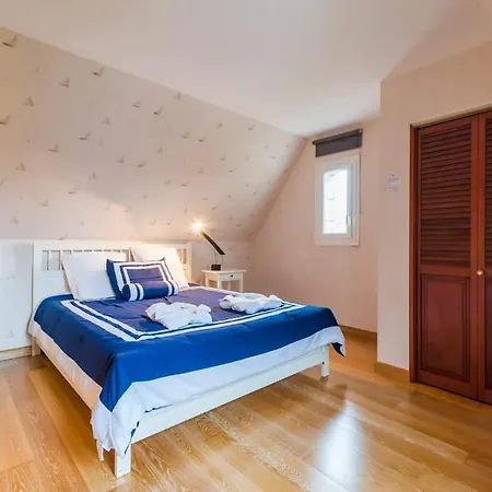 Grande Maison Parc Paysager Fantastique Vue A 600m A Pied Дом отдыха *