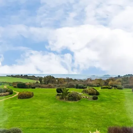 Grande Maison Parc Paysager Fantastique Vue A 600m A Pied *