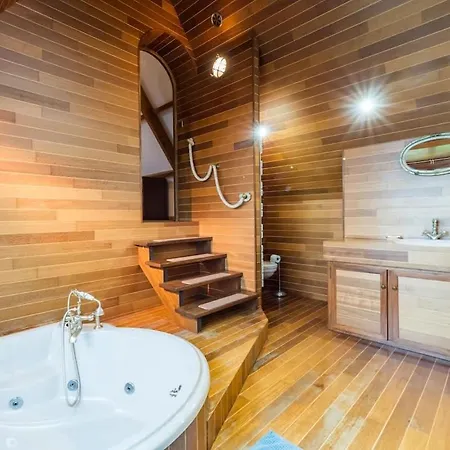 Дом отдыха Grande Maison Parc Paysager Fantastique Vue A 600m A Pied Пемполь